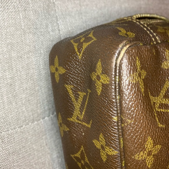 Louis Vuitton Vintage Monogram Trousse Toilette 23 - Picture 4 of 15
